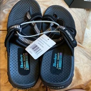 Sketchers sandals